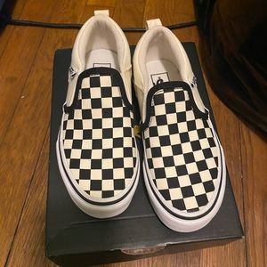 Boys shoes size 11-10